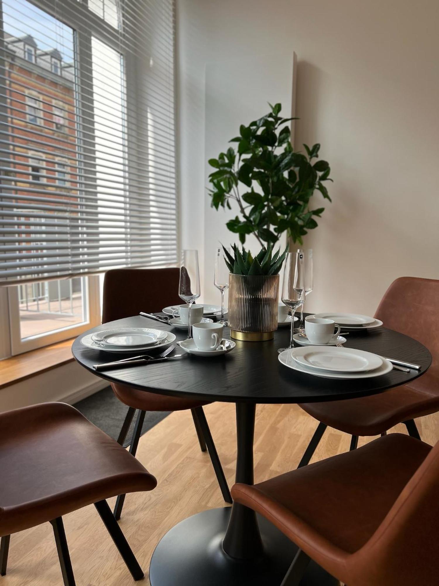 Neu! City-Loft-Apartment Im Goethe Palais I 5P I Lift I Parkplatz I Zentrum I Helios Aue  Extérieur photo